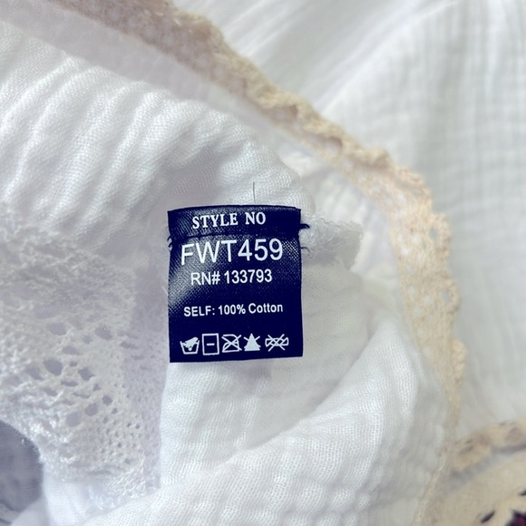 POL Loose Fit White Gauze Lace Crochet Short Sleeve Top Size Medium - Picture 11 of 13